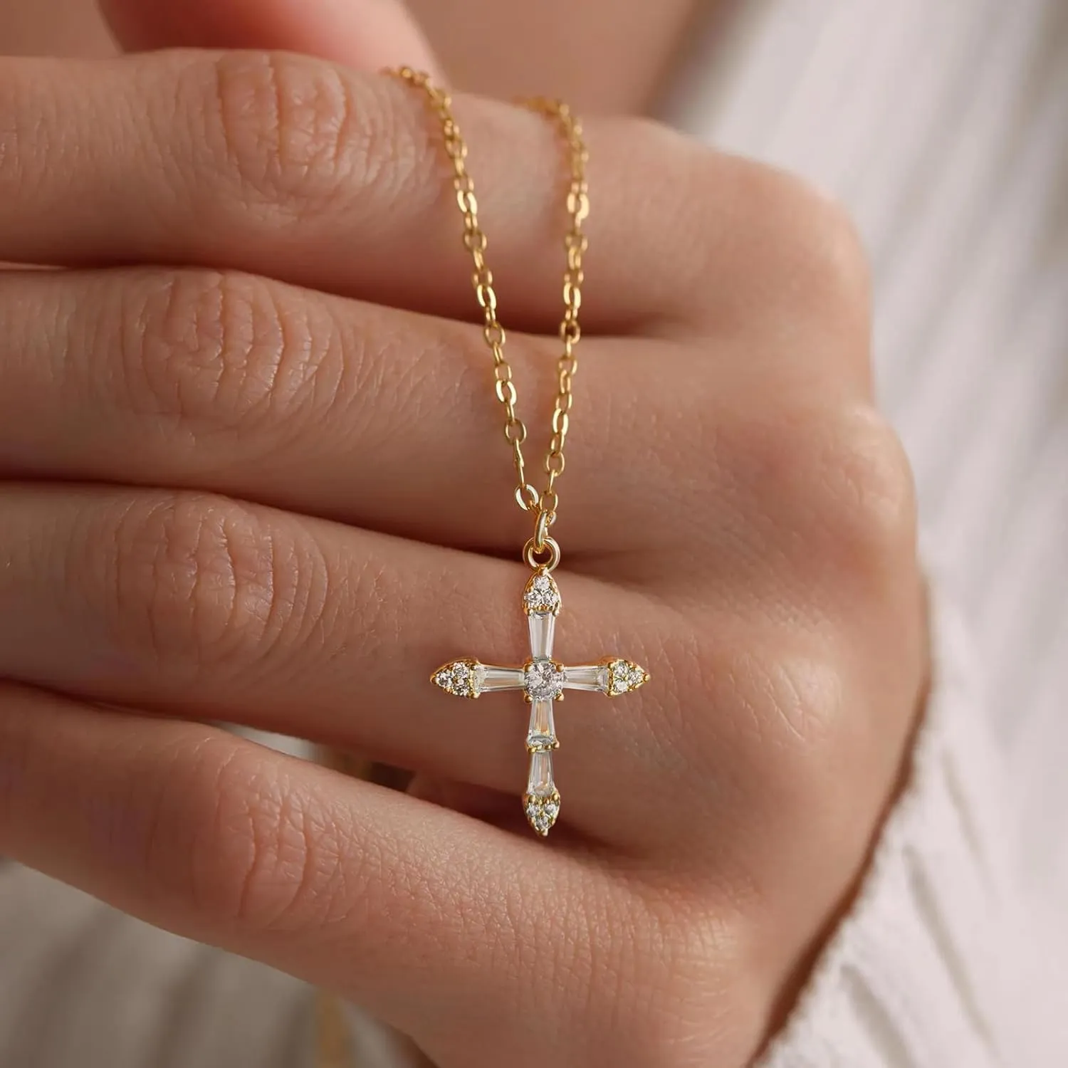 14k Gold Plated Cross Pendant Necklaces for Women Dainty Simple Love Heart Necklaces Trendy Gold Faith Cross Silver Adjustable Religious Necklace Jewelry Gifts for Her