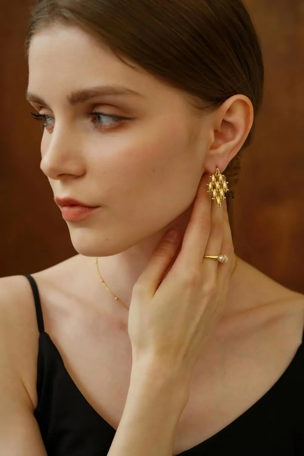 18K Gold Plated Silver Stud Earrings Geometric Post Lightweight Drop Dangle Earrings White Simulated Shell Pearl Earrings for Women