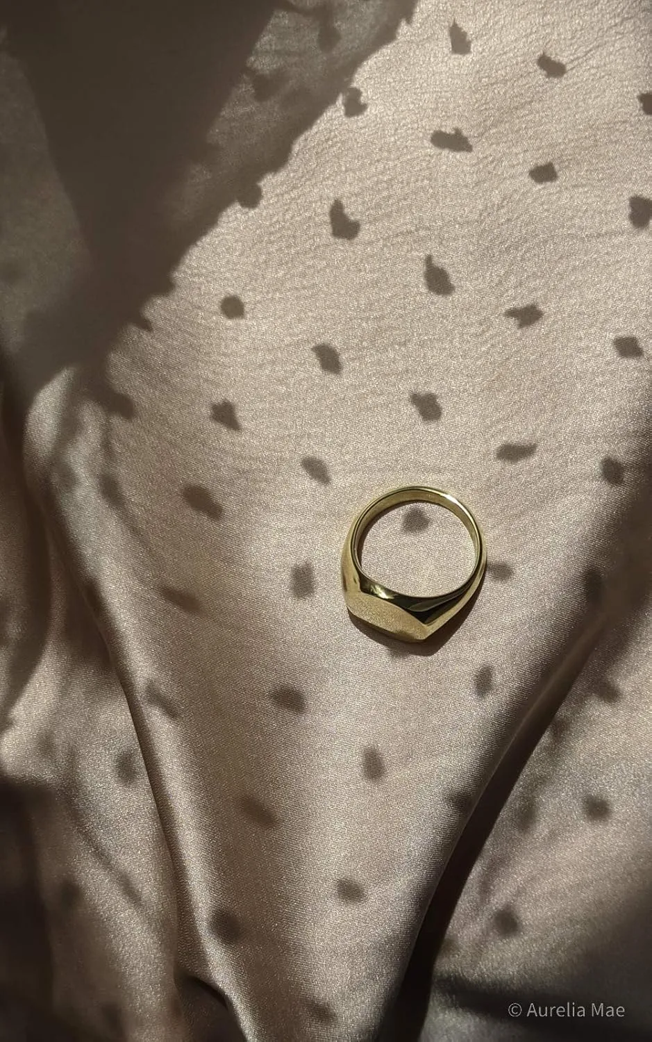 18K Gold Plated Women's Starburst Signet Ring - Minimalist Mother of Pearl Statement Piece