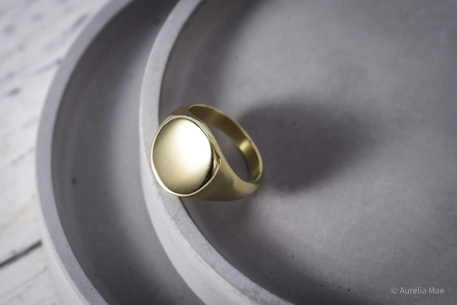18K Gold Plated Women's Starburst Signet Ring - Minimalist Mother of Pearl Statement Piece