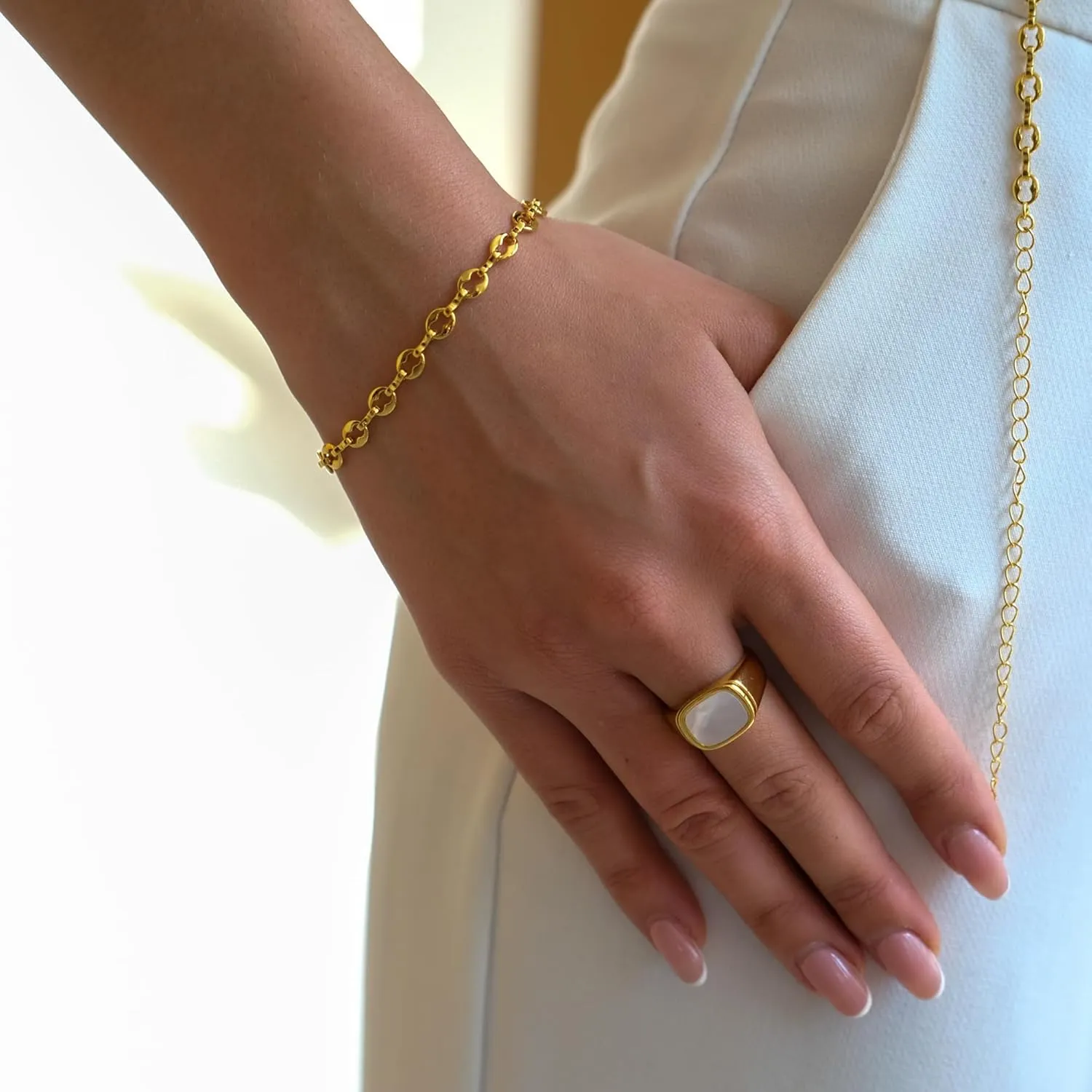18K Gold Plated Women's Starburst Signet Ring - Minimalist Mother of Pearl Statement Piece