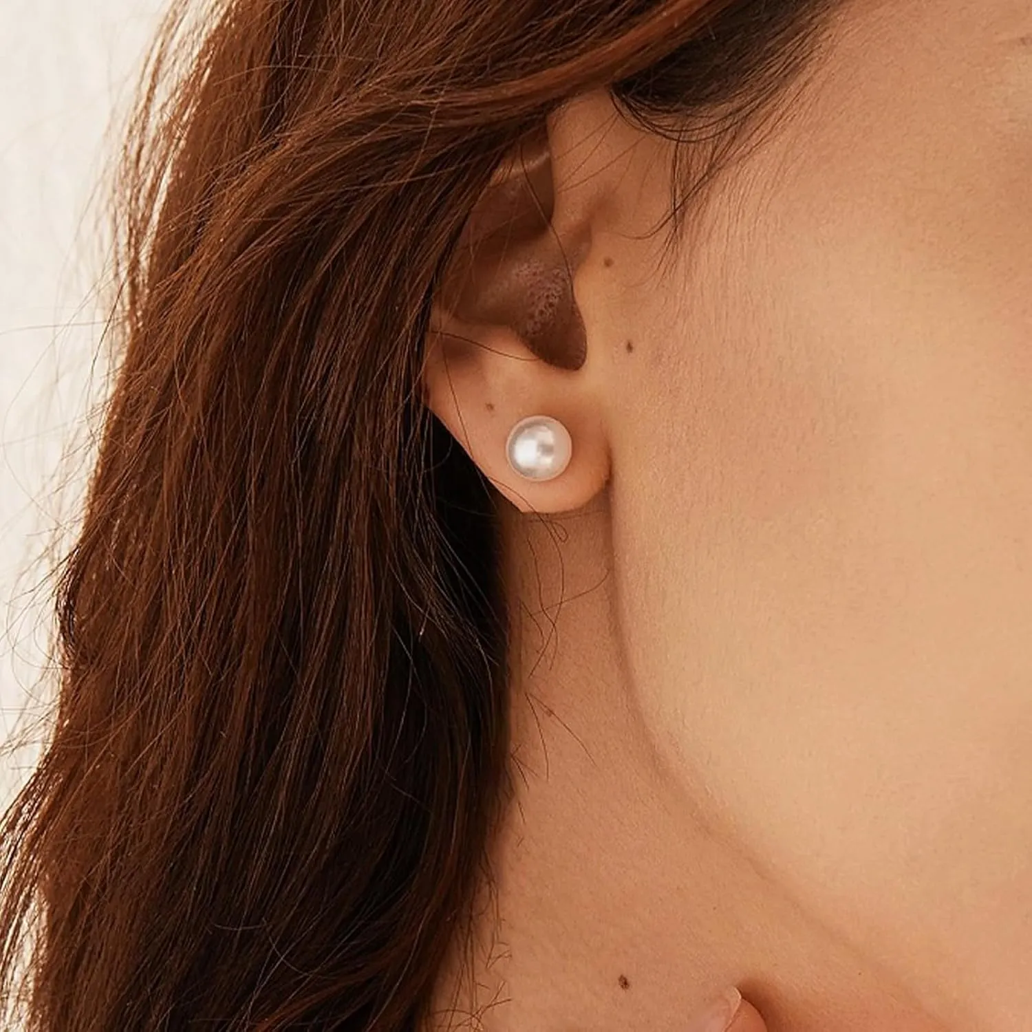 1Pairs Flat Back Dainty Pearl Earrings for Women - 14K Gold Hypoallergenic Cartilage Earring 3mm Faux Pearl Stud Earrings Screw Back Gold Stud Earrings for Women, Suitable Gifts for Women