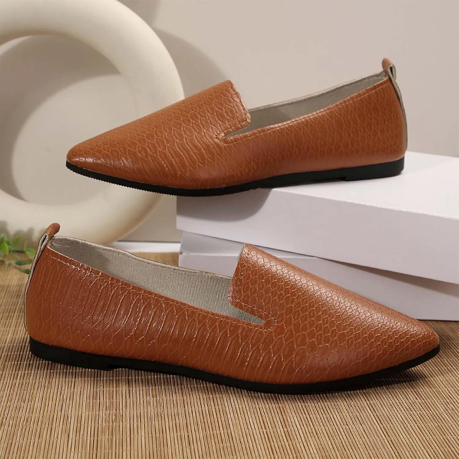 2025 Flats Casual Shoe Women Comfortable Lady Dress Dance Party Slides Daily Wear Soft Sole Indoor/Outdoor Business Work Loafer Shoes Fashion Elegant Pointed Toe Slip-On Walking Footwear