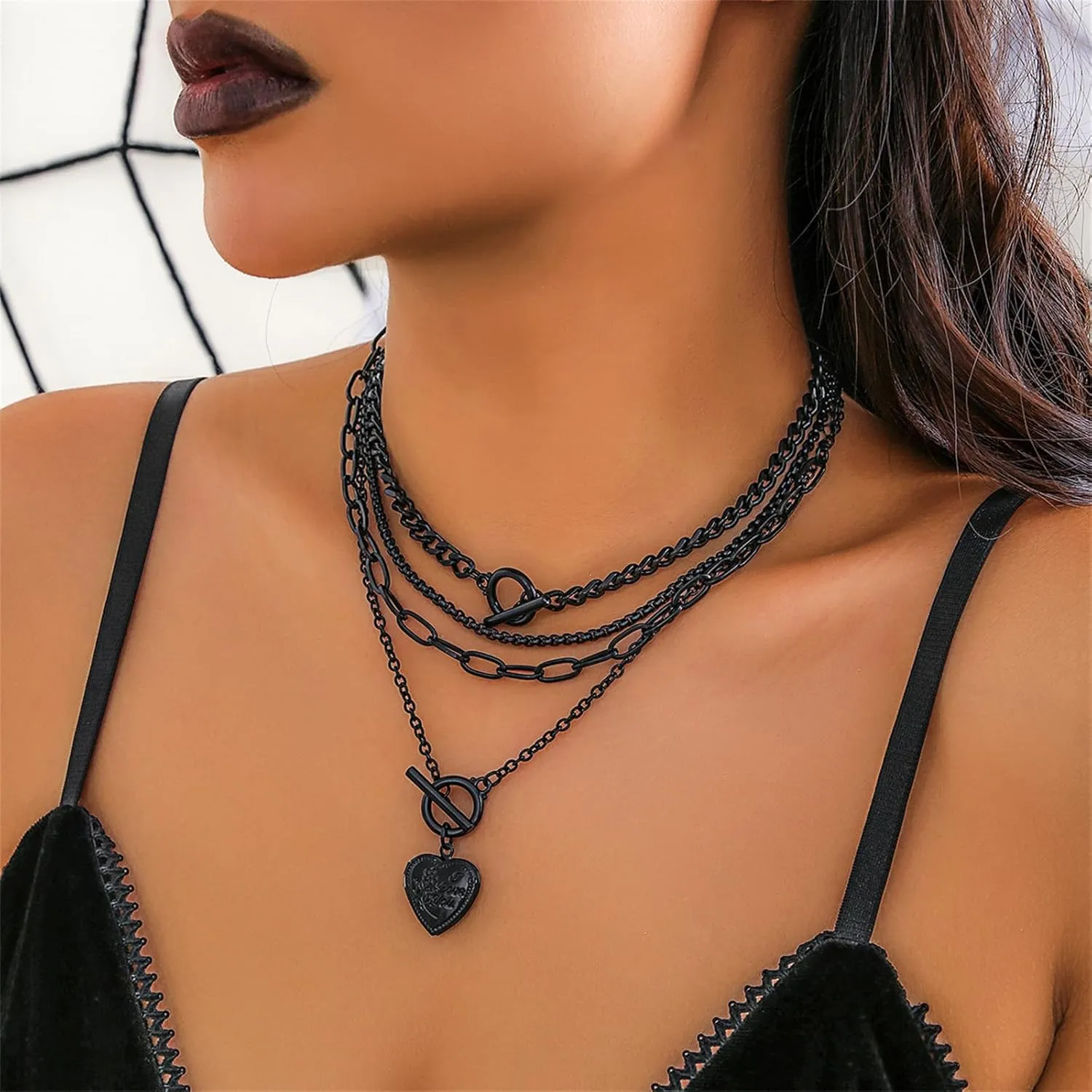 4pcs Black Layered Necklaces for Women,Vintage Fashion Heart/Coin/Star Pendant Necklace Punk Chunky Chain Choker Multilayer Aesthetic Adjustable Hiphop Necklaces Set Halloween Jewelry Gift