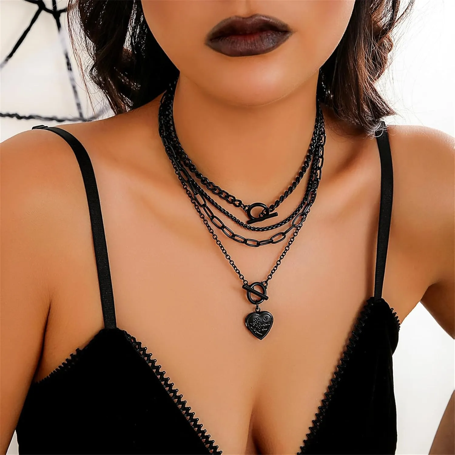 4pcs Black Layered Necklaces for Women,Vintage Fashion Heart/Coin/Star Pendant Necklace Punk Chunky Chain Choker Multilayer Aesthetic Adjustable Hiphop Necklaces Set Halloween Jewelry Gift