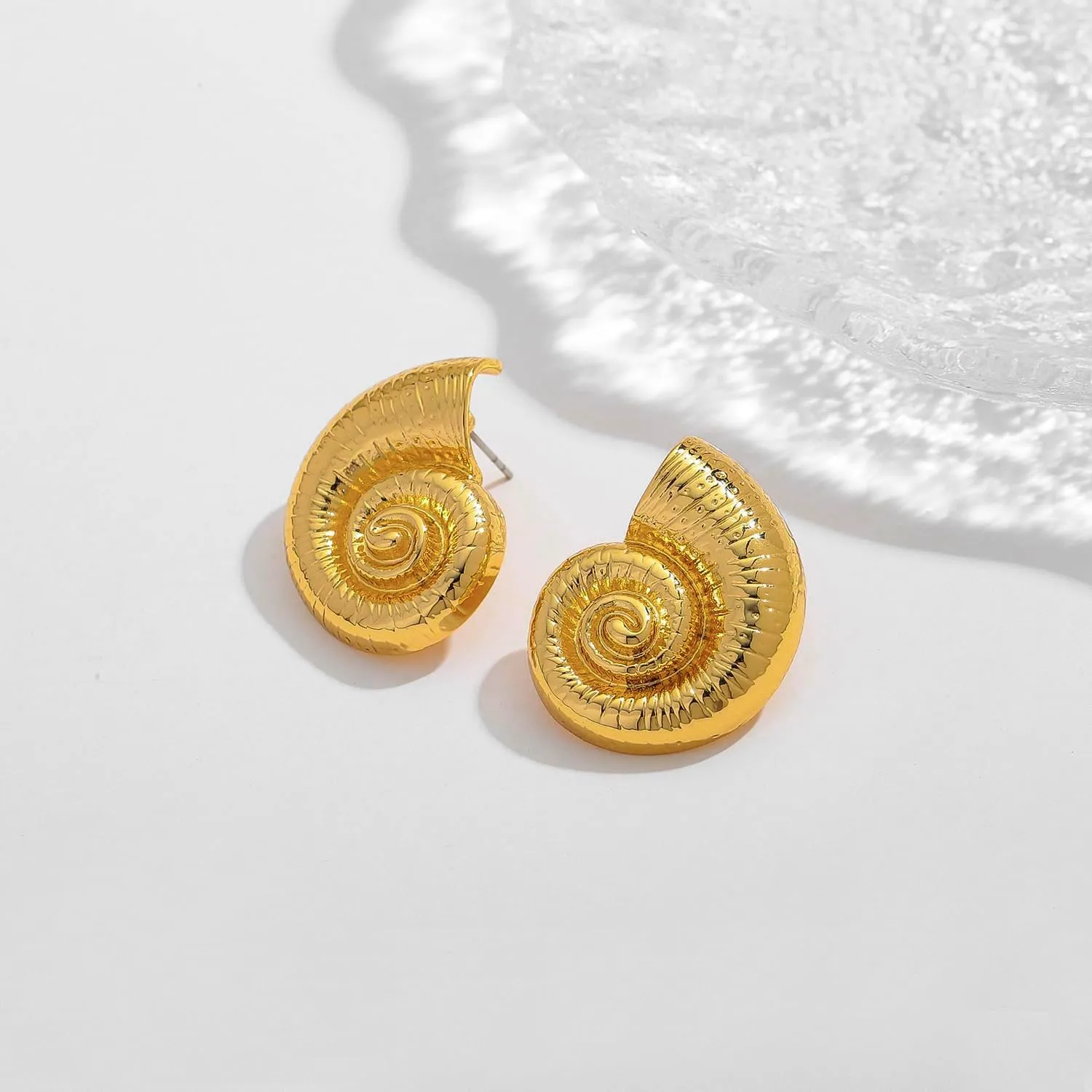 Conch Starfish Seashell Earrings Gold Stud Earrings for Women Boho Ocean Scallop Shell Earrings Gold Earrings Summer Beach Jewelry Gifts