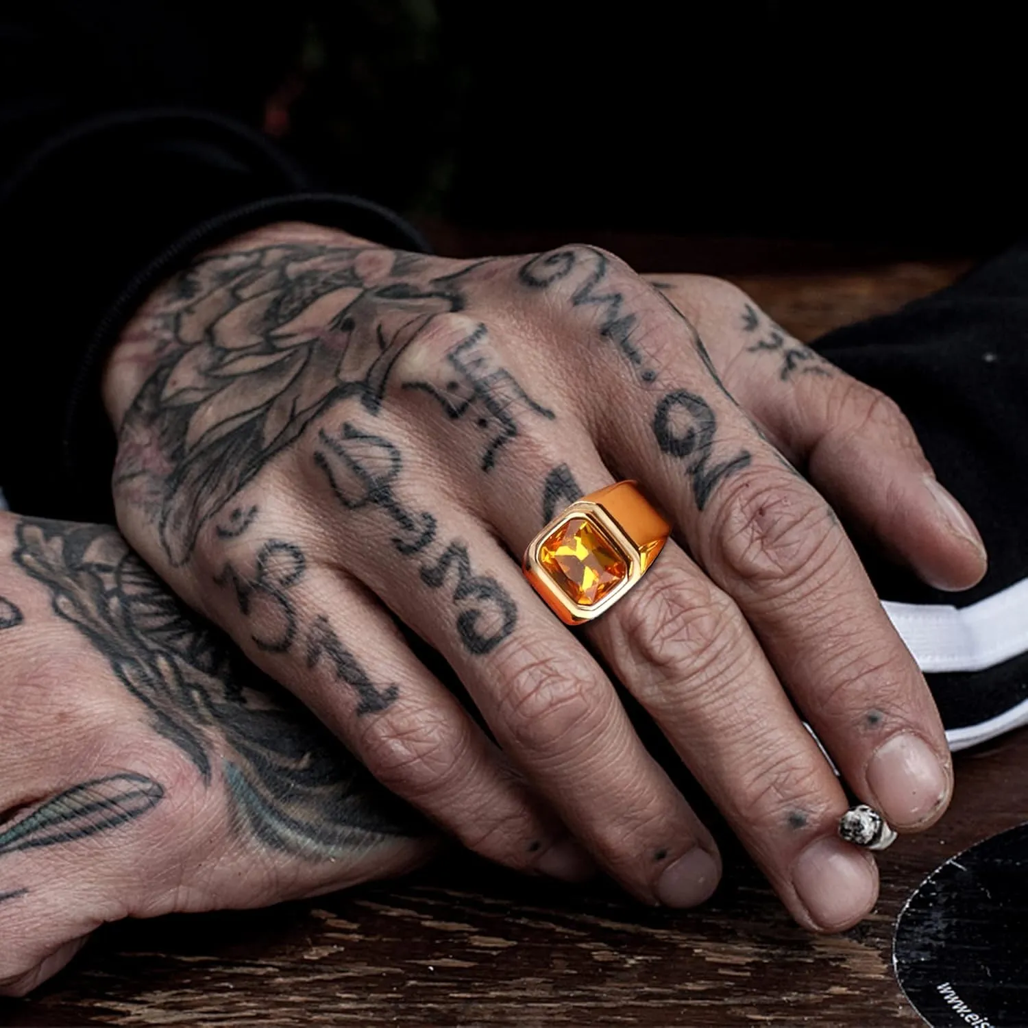 Dochais 3PCS Mens Rings Signet Rings for Men Stainless Steel Biker Ring Square Agate Onyx Rings Men's Ring for Men Solid Polished Retro Band Rings Set Size 7-13