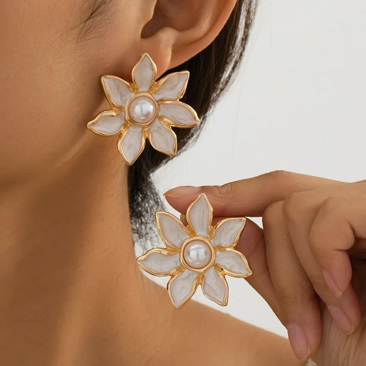 Gold Flower Earrings for Women Gold Rhinestone Pearl Earring Spring Earrings Summer Floral Statement Earring Jewelry Accessorie
