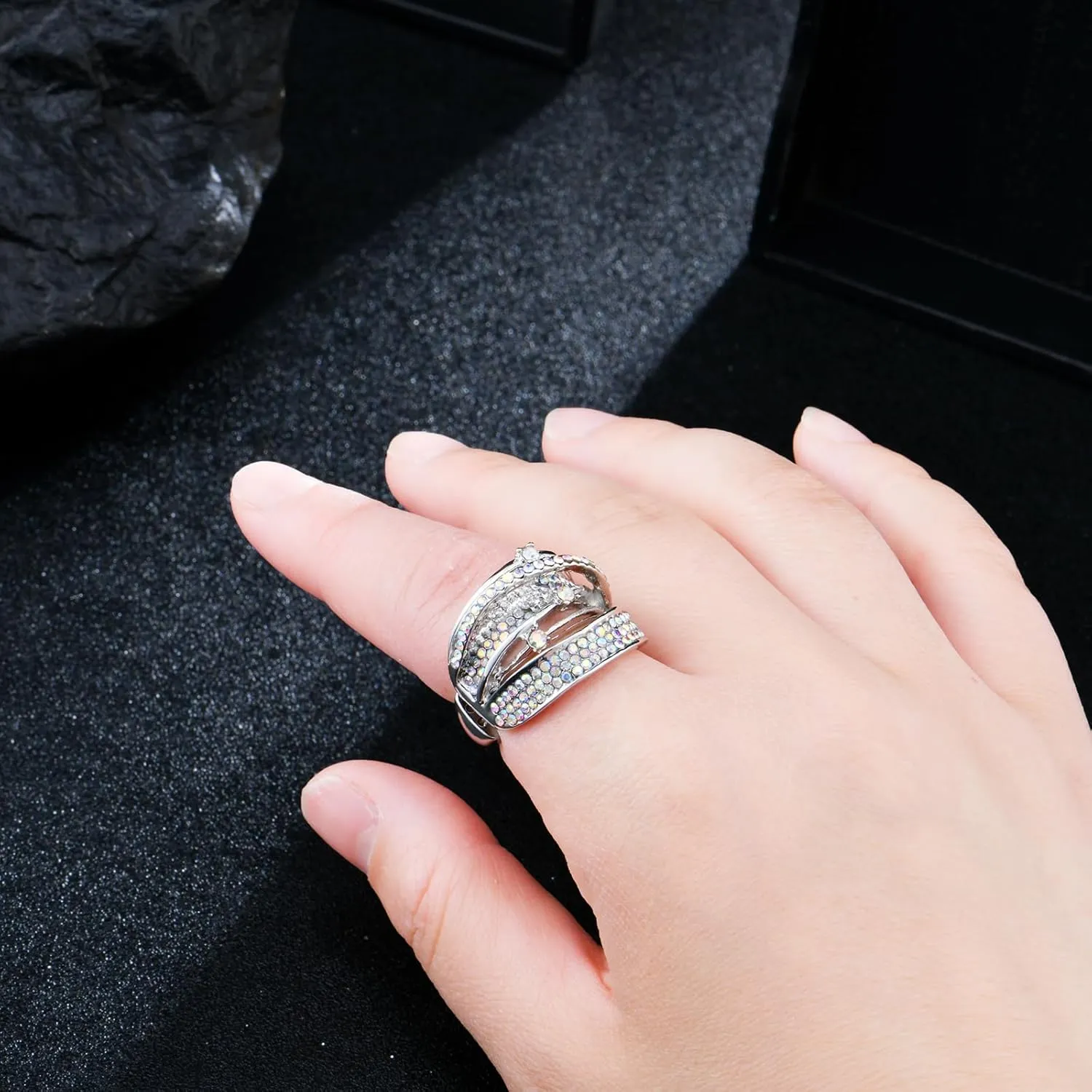 Luxurious Fashion Silver/Gold/Gun Black Plated Rhinestone Crystal Elastic Adjustable Stretch Adjustable Costume Cocktail Rings for Women