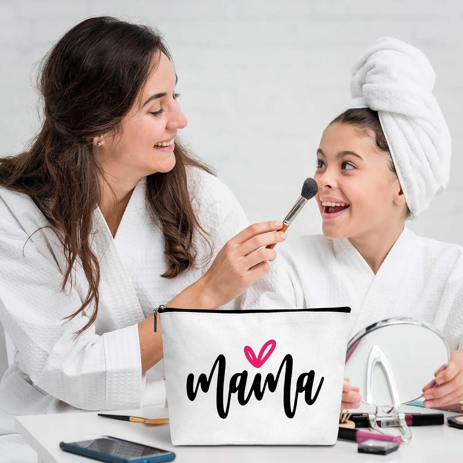 Mama Gifts Love Mama Cosmetic Bag, Cute Mama Makeup Bag, Birthday Christmas Mothers Day Thanksgiving Appreciation Gift for Woman Mom Friend-A23