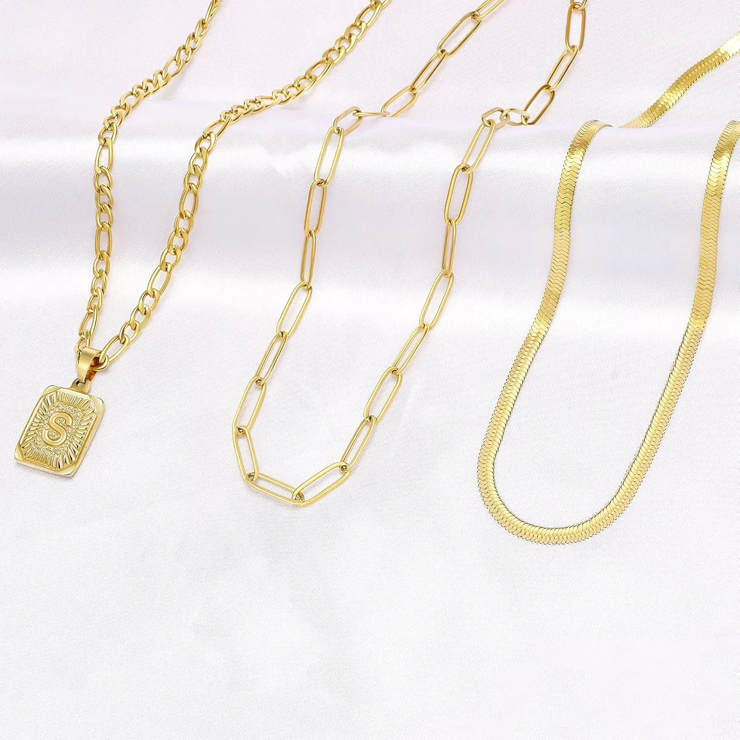 Memgift Gold Layered Necklace Set 3 PCS for Women Girls Dainty Trendy Paperclip Snake Choker Gold Filled Stainless Steel Figaro Chain Layering Necklaces Jewelry Gifts Square Pendant Letter A-Z