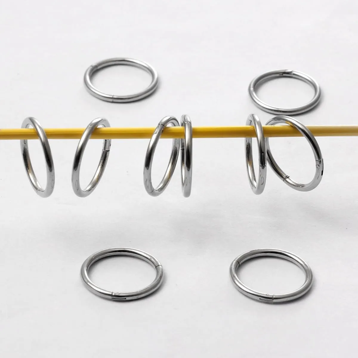 MOQIKAKA16G 18G 20G Surgical Steel Nose Septum Rings Hoops - Stainless Steel Hinged Clicker Segment Nose Rings Hoop Helix Cartilage Daith Tragus Sleeper Earrings, Ear Plugs Tunnels Gauges