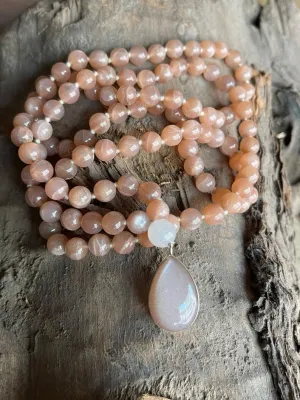 Natural Peach Moonstone 8mm 108 Mala Beads, Spiritual, Meditation Beads, Reiki, Japa Mala, Buddhist Prayer Beads, Yoga Bracelet, healing beads LKMALA-RRGU-3398