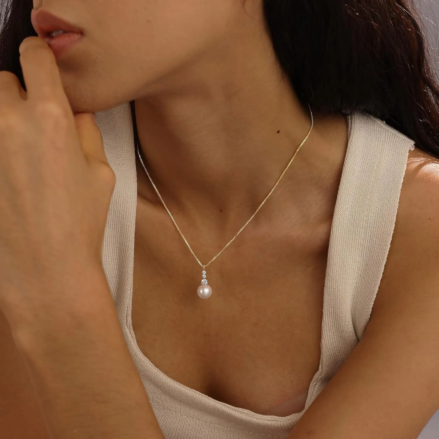 Pearl Necklaces for Women, Dainty Gold Necklace 14K Gold Plated Charm CZ Pearl Pendant Necklace Simple Gold Pearl Choker Necklaces for Women Trendy Wedding Womens Jewelry