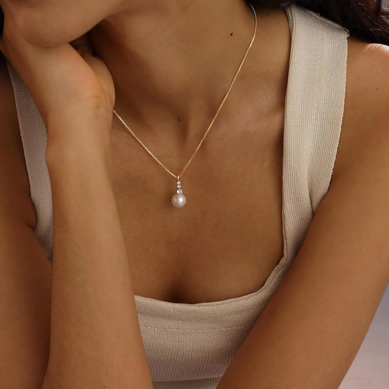 Pearl Necklaces for Women, Dainty Gold Necklace 14K Gold Plated Charm CZ Pearl Pendant Necklace Simple Gold Pearl Choker Necklaces for Women Trendy Wedding Womens Jewelry