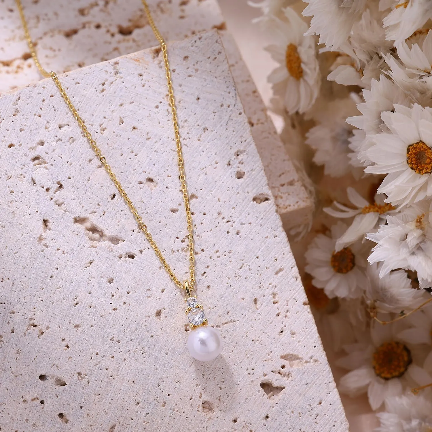 Pearl Necklaces for Women, Dainty Gold Necklace 14K Gold Plated Charm CZ Pearl Pendant Necklace Simple Gold Pearl Choker Necklaces for Women Trendy Wedding Womens Jewelry