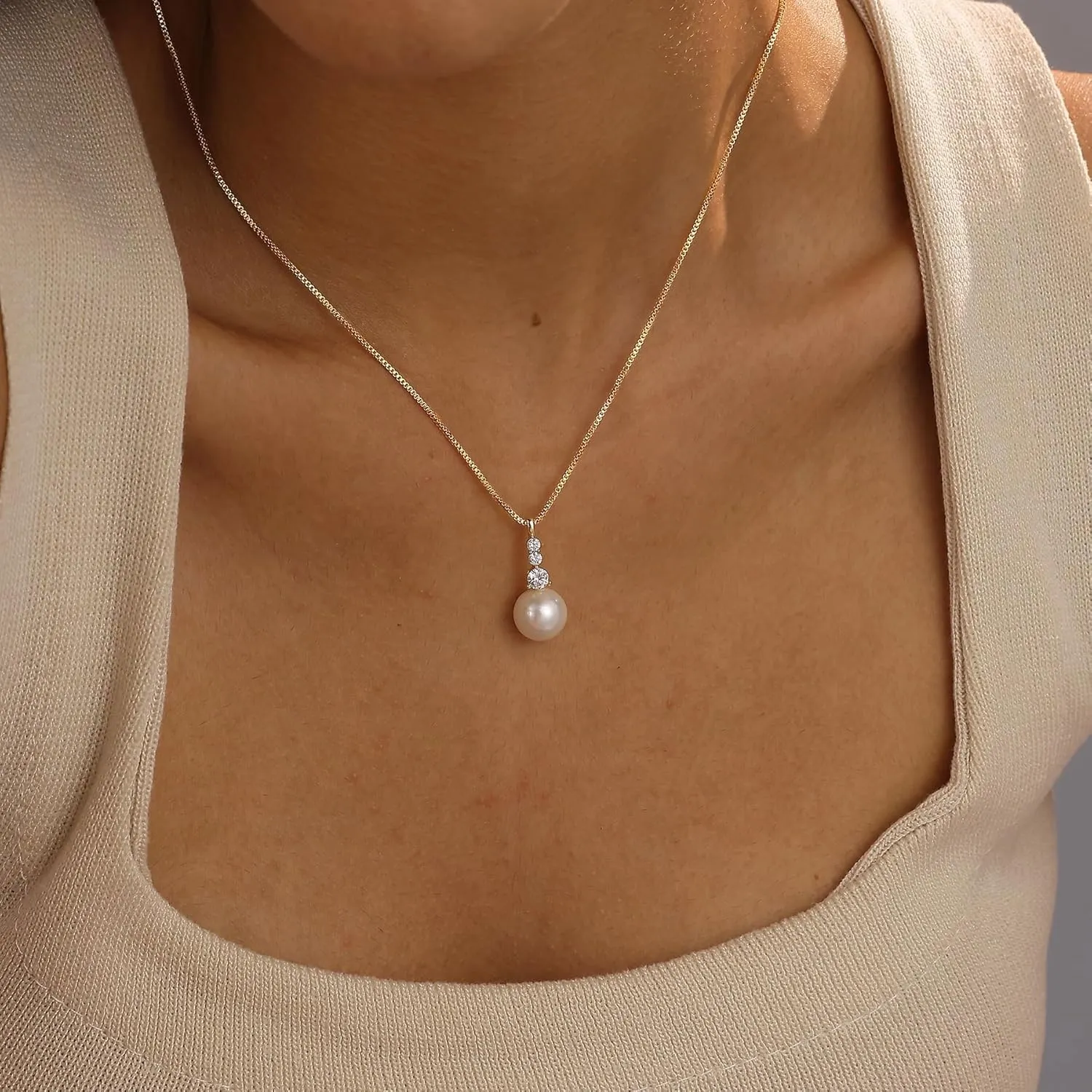 Pearl Necklaces for Women, Dainty Gold Necklace 14K Gold Plated Charm CZ Pearl Pendant Necklace Simple Gold Pearl Choker Necklaces for Women Trendy Wedding Womens Jewelry