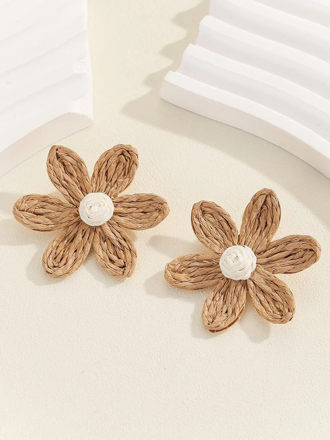 Rattan flower Earrings for Women Multicolor Daisy Raffia Straw Flower Drop Dangle Earrings Weaving Handmade Boho Summer Beach Jewelry