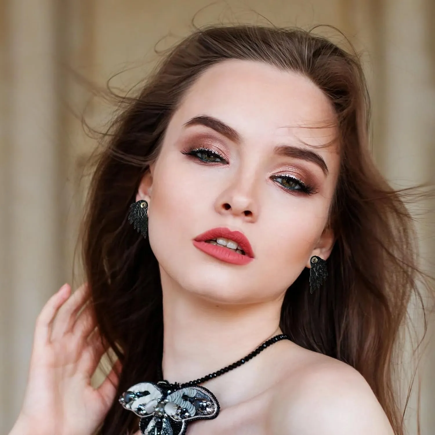Vintage Rhinestone Angel Wing Stud Earrings for Women,Personality Exaggerated Ear Cuff Earrings Shiny Dainty Crystal Statement Earrings Wedding Party Jewelry Gifts