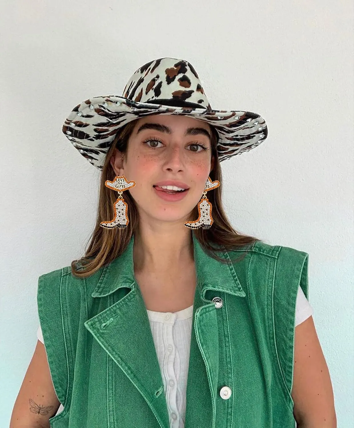 Western Earrings Sparkly Rhinestone Cowgirl Boot Hat Dangle Earrings Country Concert Beaded Dangling Earrings Cowboy Bride Nashville Earrings Jewelry Bachelorette Party Outfits Gifts for Women